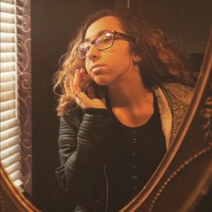 Meet your Posher, Hannah-mary